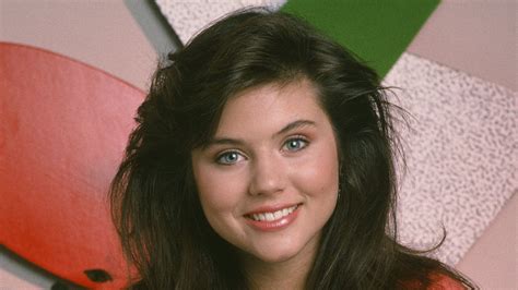 kelly kapowski nude|Tiffani Thiessen Celebrates 50th Birthday With Spicy Bedroom。